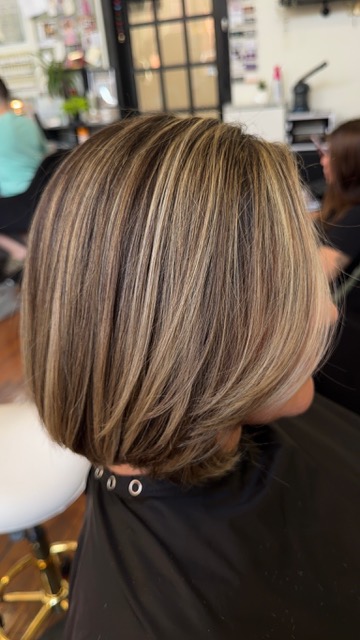 Highlighted bob with dimensional blonde